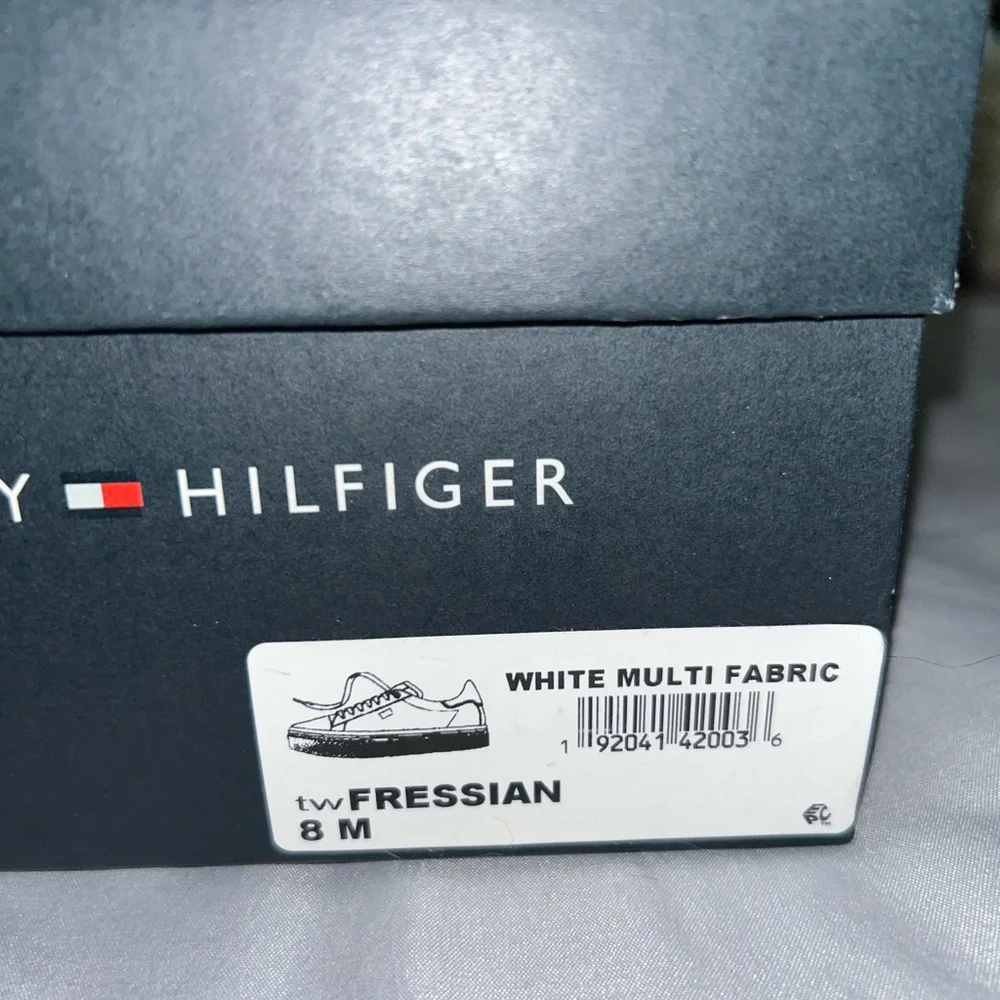 I am selling these Tommy Hilfiger Fressian White Multi Fabric shoes! - Picture 2 of 4